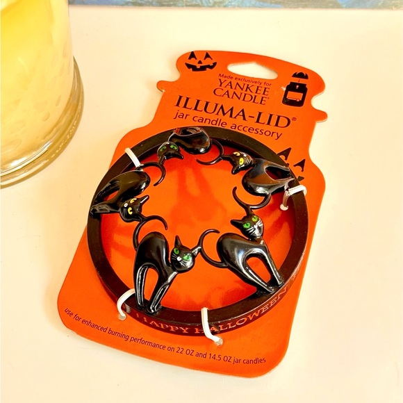 Yankee Candle Illuma-Lid Jar Candle Accessory ~ Halloween Black Cat ~ NEW - Picture 2 of 8